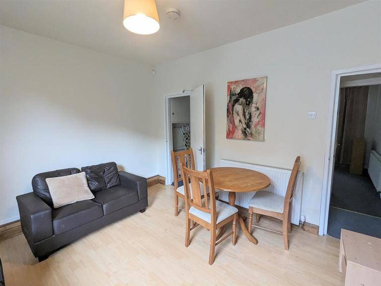 Tasker Road, Crookes, Sheffield, S10 1UY