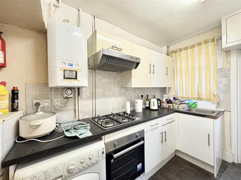 Abbey Street, Dunkirk, Nottingham, NG7 2PL