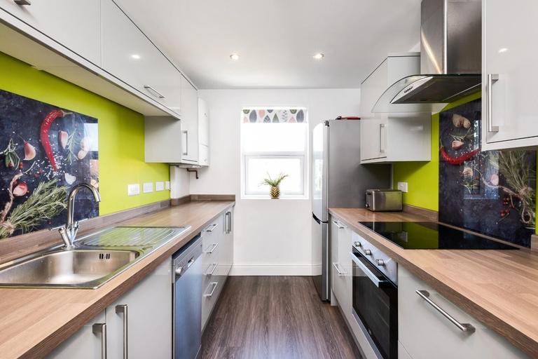 Victoria Terrace, Oldfield Park, Bath, BA2 3QZ