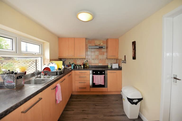 Newport Road, Hyde Park, Leeds, LS6 3BZ
