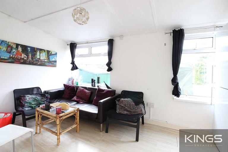 Harefield Road, Swaythling, Southampton, SO17 3TH