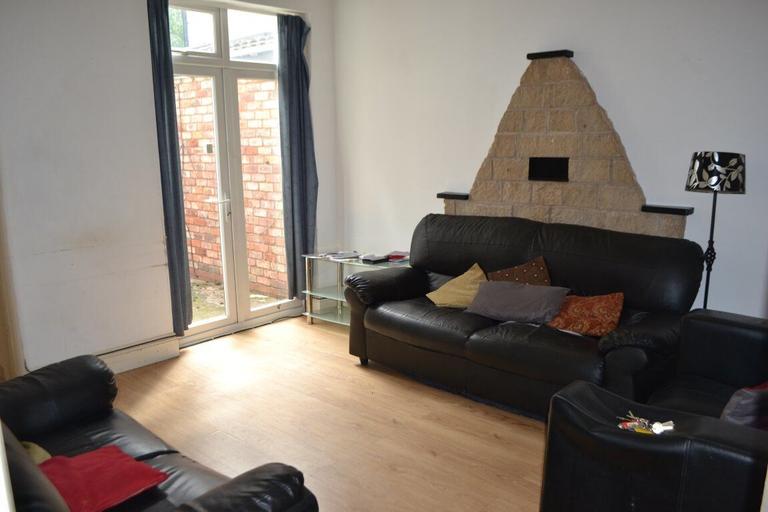 Raddlebarn Road, Selly Oak, Birmingham, B29 6HQ