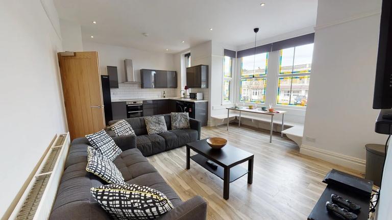 Bristol, Fishponds, Bristol, BS16 3DD