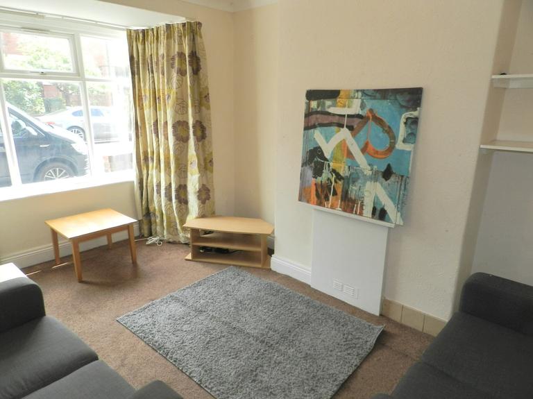 4 bedroom house for rent Mayville Road, Leeds, LS6 1NF UniHomes