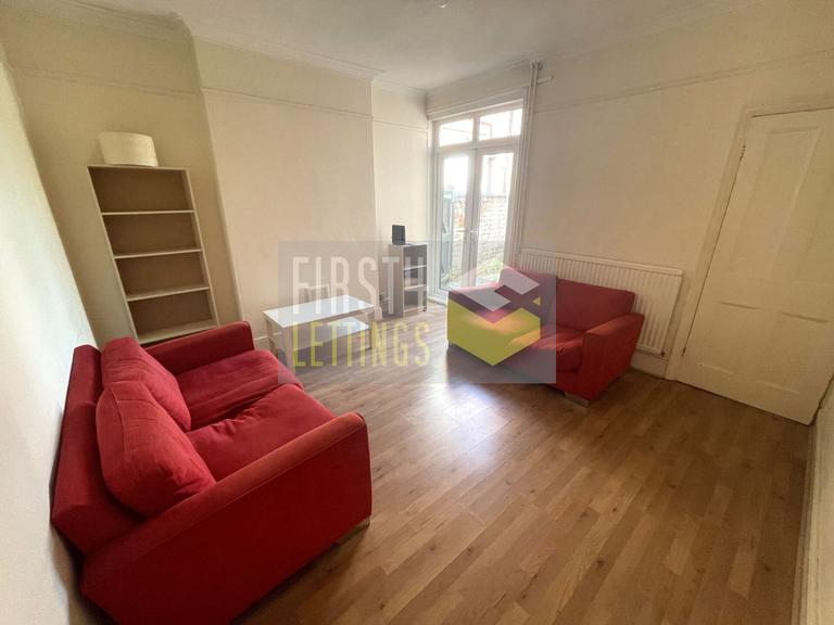 Adderley Road, Clarendon Park, Leicester, LE2 1WB
