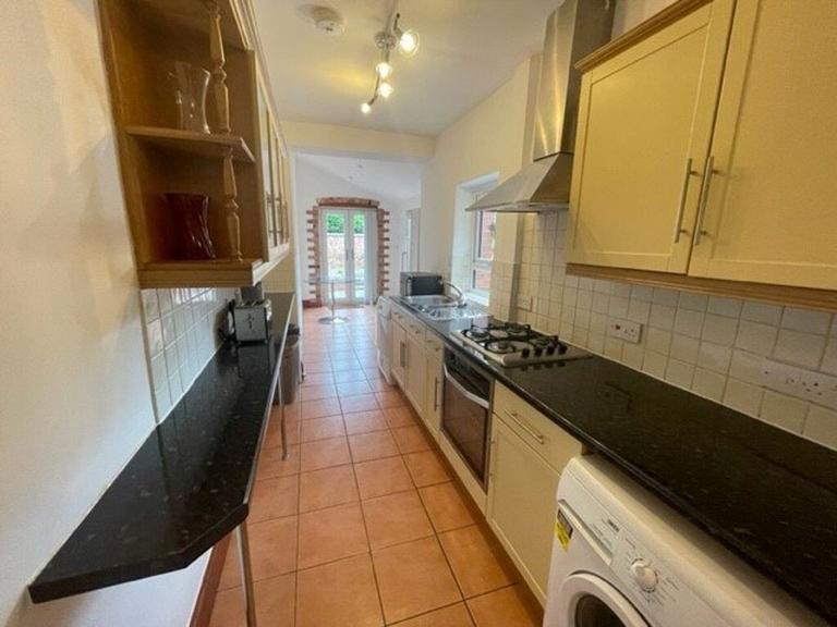 Hartopp Road, Clarendon Park, Leicester, LE2 1WF