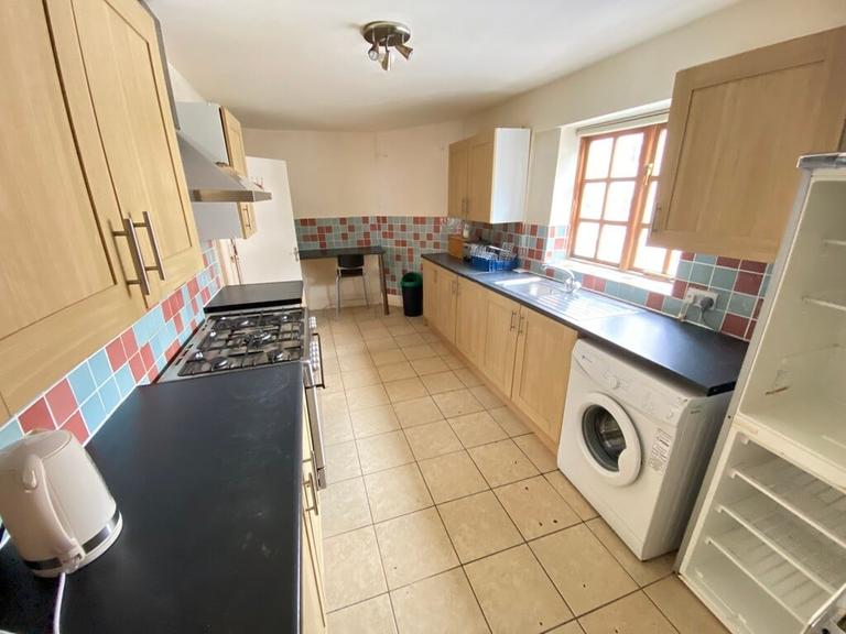 Leicester Street, Town Centre, Leamington Spa, CV32 4TG