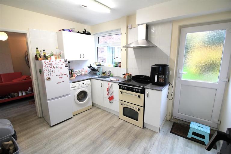 Beverley Close, North & West Earlham, Norwich, NR5 8BB