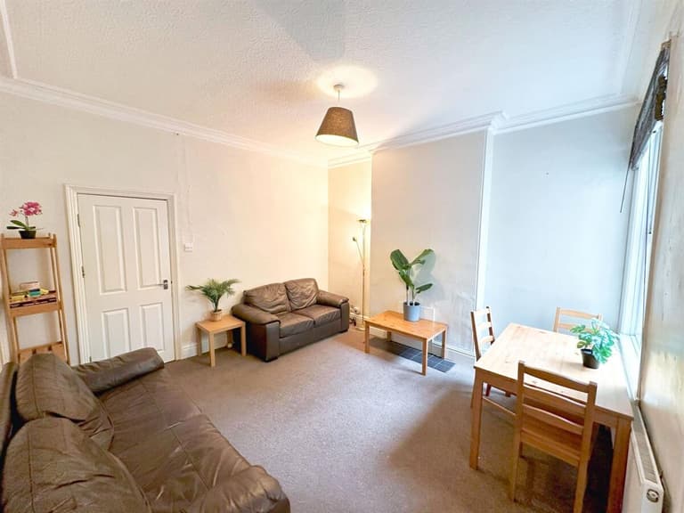 Wadbrough Road, Ecclesall, Sheffield, S11 8RF Wadbrough Road, Ecclesall, Sheffield, S11 8RF