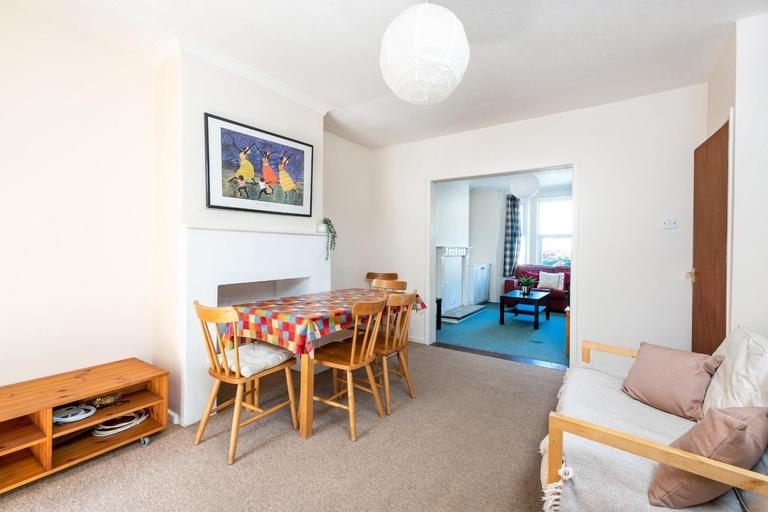 Coronation Avenue, Oldfield Park, Bath, BA2 2JT