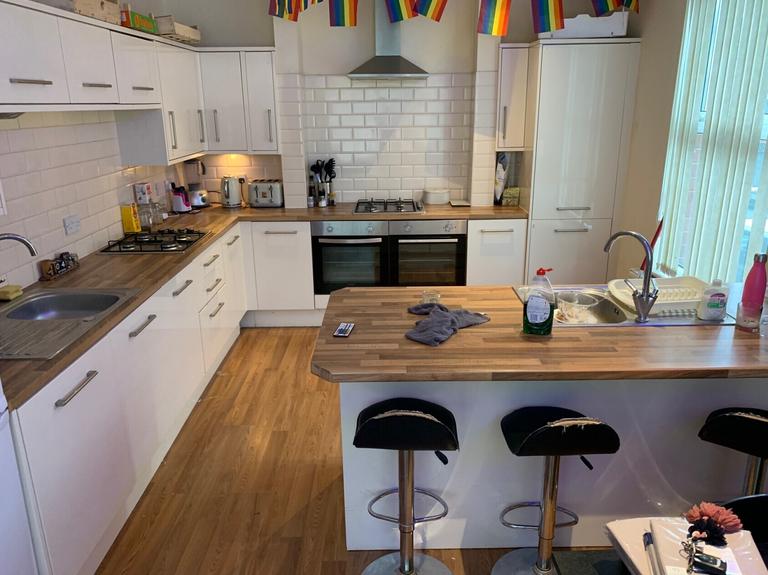 8 bedroom house for rent Brudenell Road, Leeds, LS6 1BD UniHomes