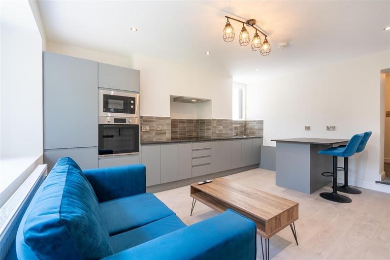 27 Victoria Road, Broomhall, Sheffield, S10 2DJ