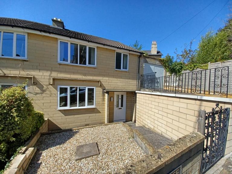 4 bedroom house for rent Portland Terrace, Bath, BA1 2SH UniHomes