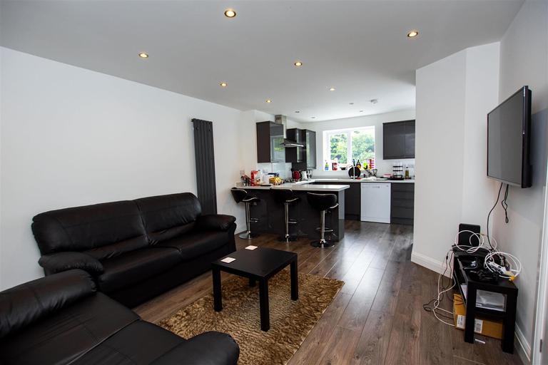 4 bedroom house for rent Quinton Road, Birmingham, B17 0PG UniHomes