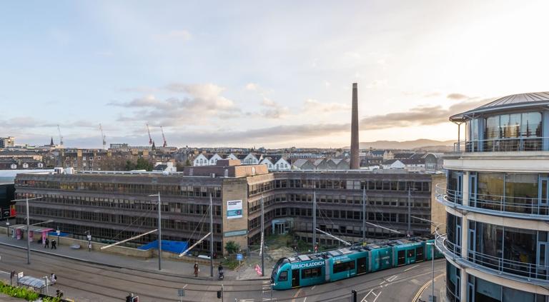 (4F1) Haymarket Terrace, West End, Edinburgh, EH12 5LA