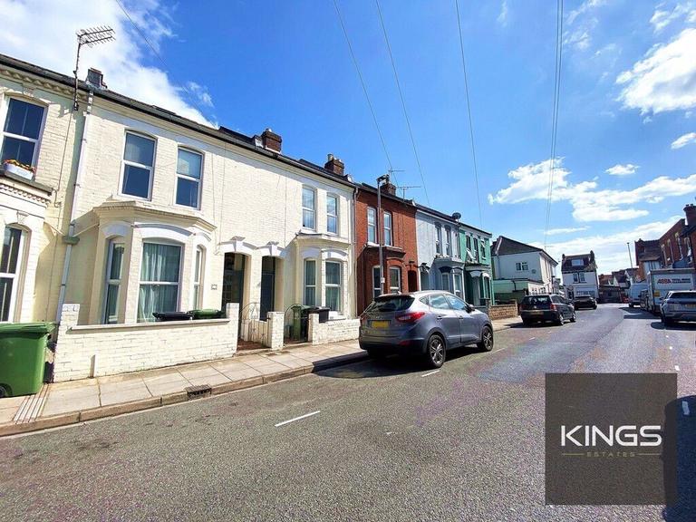 4 bedroom house for rent St. Augustine Road, Portsmouth, PO4 9AD UniHomes