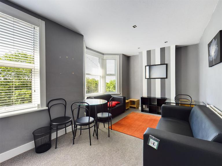 2 bedroom apartment for rent Bear Road, Brighton, BN2 4DD UniHomes