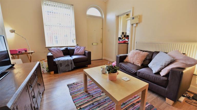 Harold Place, Hyde Park, Leeds, LS6 1PQ