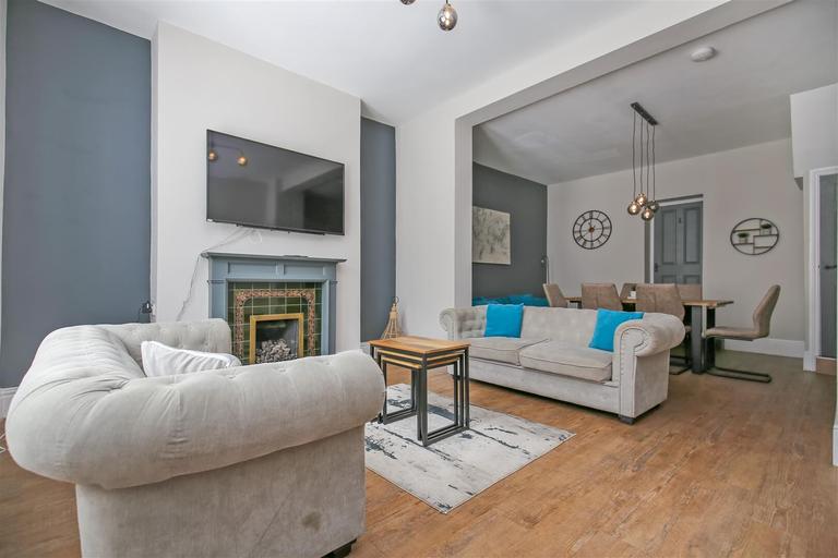 6 bedroom house for rent Clayton Park Square, Newcastle, NE2 4DP UniHomes