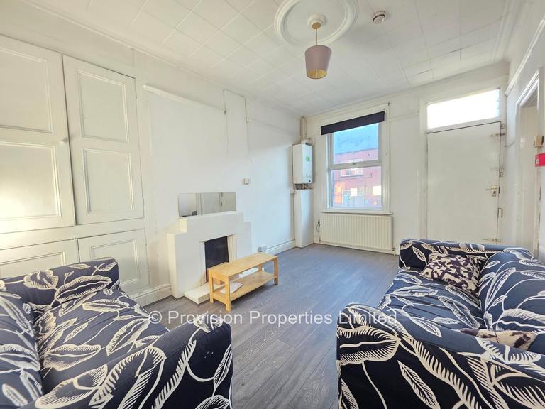 Walmsley Road Leeds, Hyde Park, Leeds, LS6 1NG