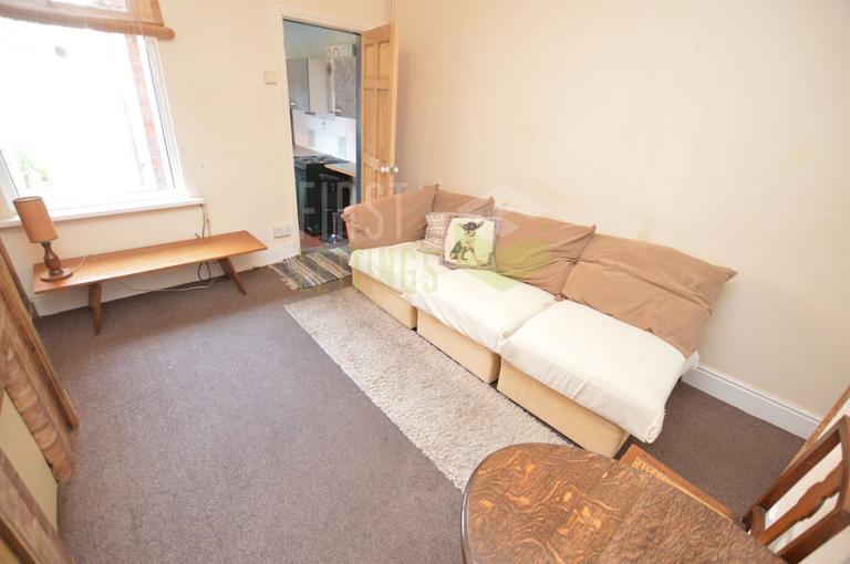 Clarendon Park Road, Clarendon Park, Leicester, LE2 3AJ