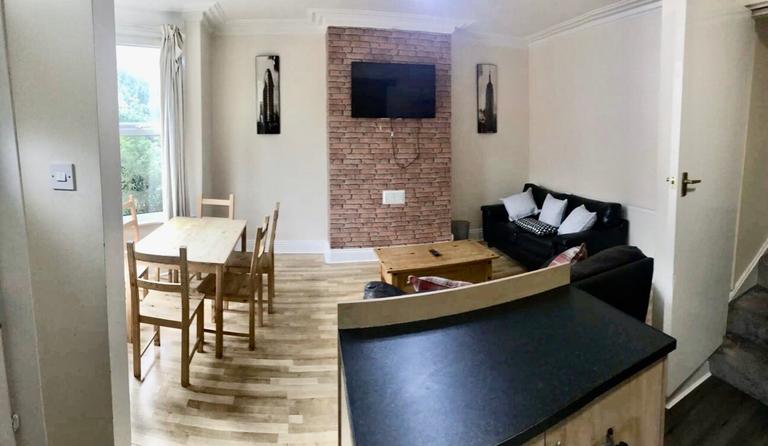 St. Anns Mount, Burley, Leeds, LS4 2PH