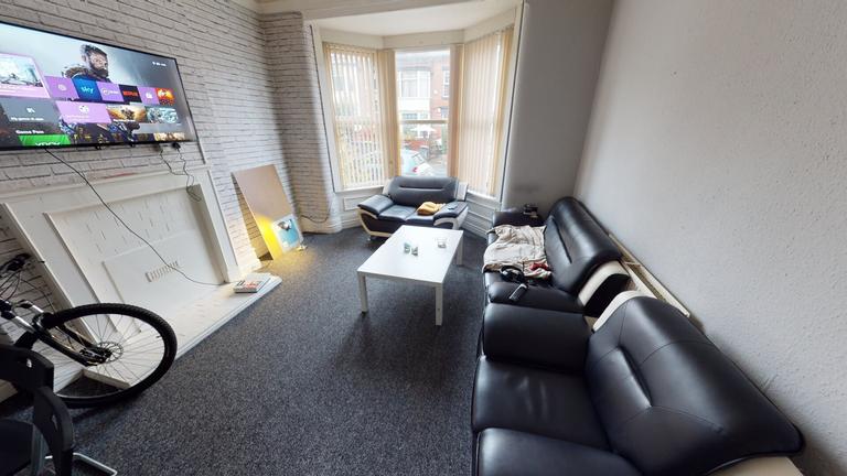Headingley Avenue, Headingley, Leeds, LS6 3EP