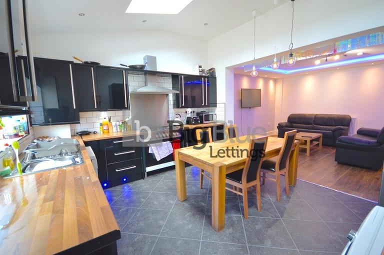 Brudenell Grove, Hyde Park, Hyde Park, Leeds, LS6 1HW
