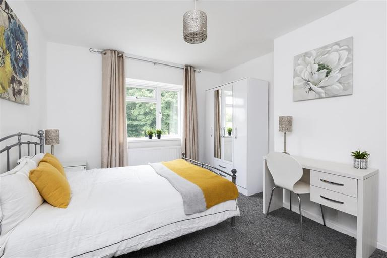 Haycombe Drive, Twerton, Bath, BA2 1PW