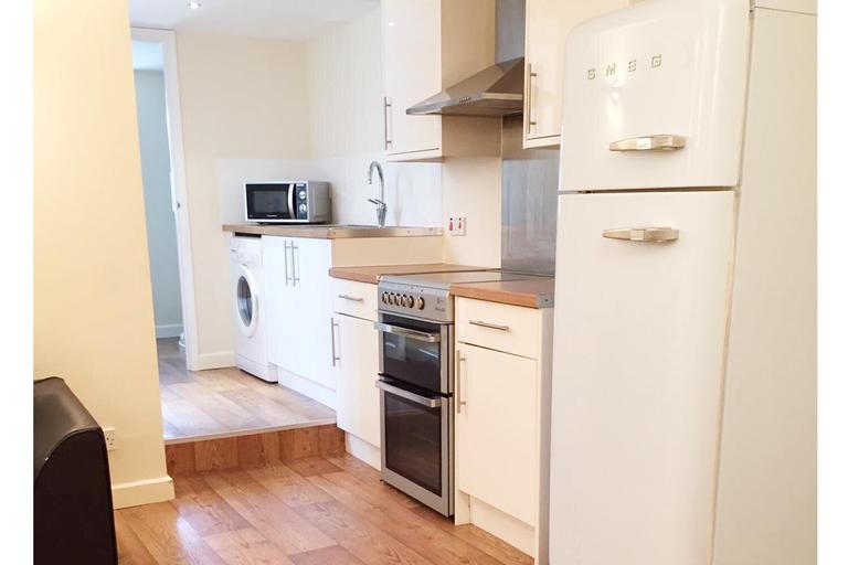 1 bedroom apartment for rent Coronation Avenue, Bath, BA2 2JR UniHomes