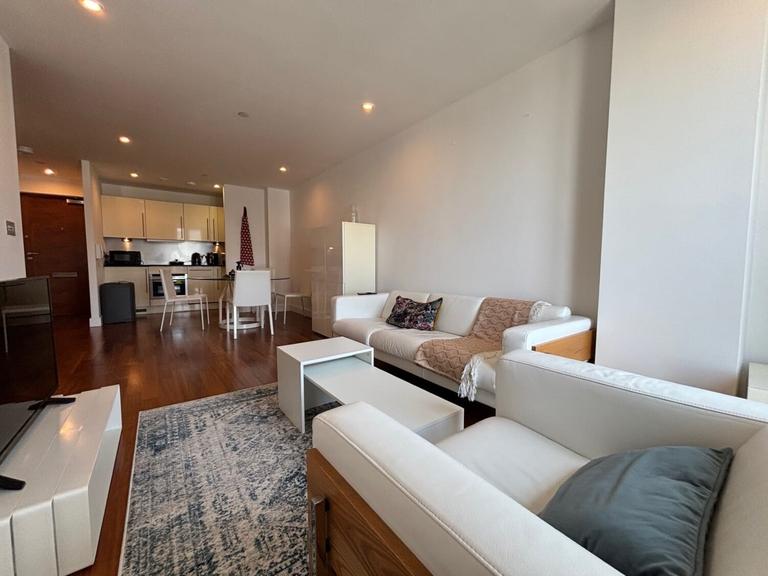 The Hayes, City Centre, Cardiff, CF10 1BL