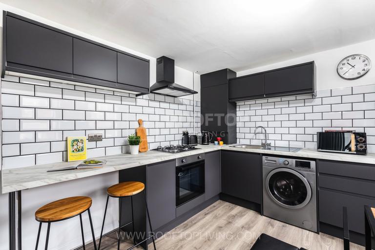 Royal Park Road, Hyde Park, Leeds, LS6 1NH