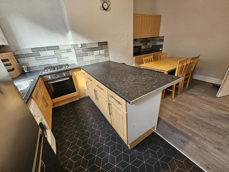 Burchett Place, Woodhouse, Leeds, LS6 2LN