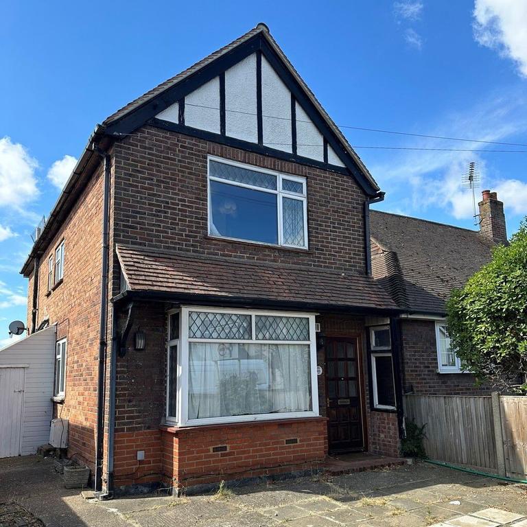 Aldershot Road, Guildford, Surrey, GU2 8AJ