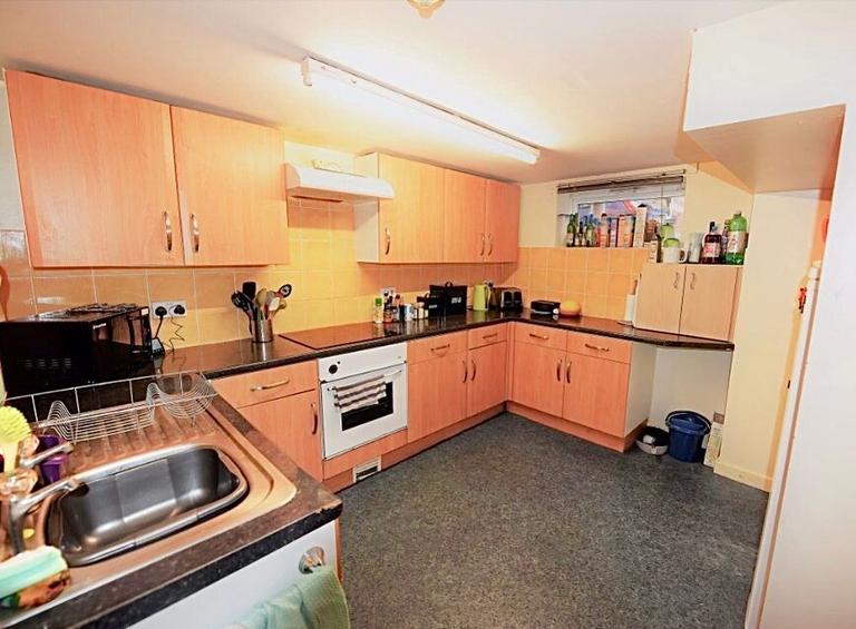 Beamsley Mount, Hyde Park, Leeds, LS6 1LR