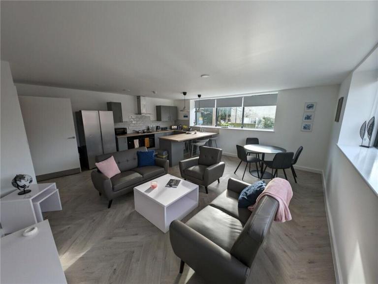 5 bedroom apartment for rent 5 Bed Cluster) Broadgate, Beeston