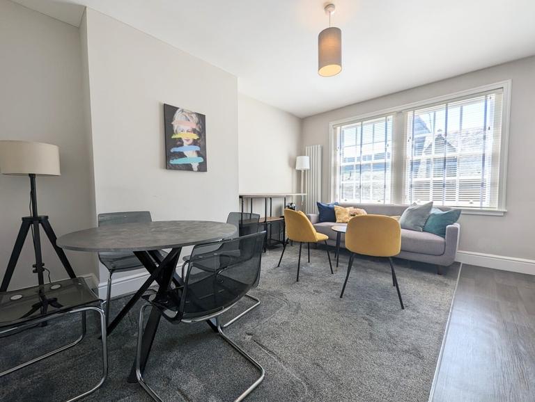 Canongate, Newington, Edinburgh, EH8 8BN