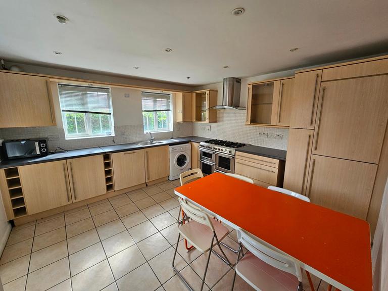 Dragon Road, Hatfield, Hertfordshire, AL10 9LX