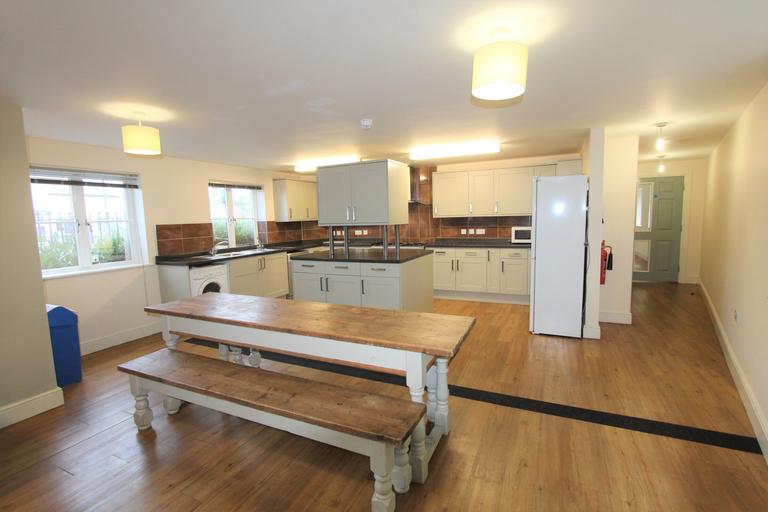 Old Warwick Road, Town Centre, Leamington Spa, CV31 3NS