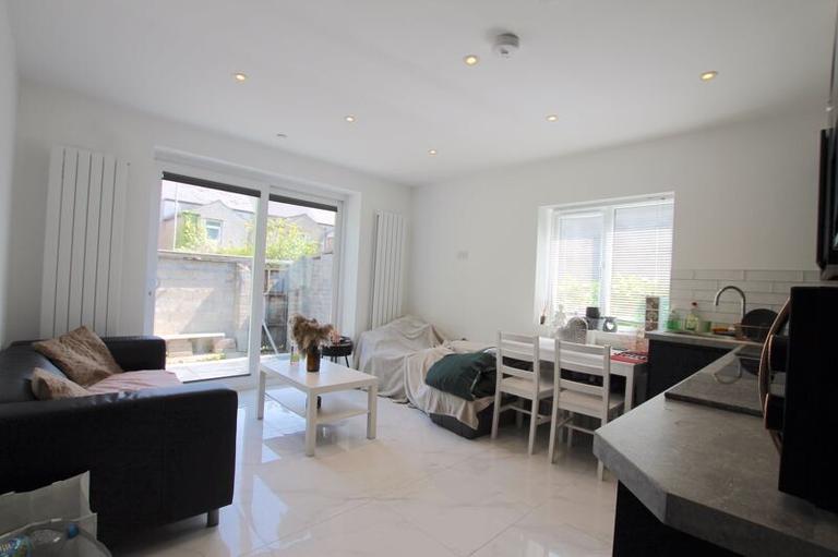 Splott Road, Cathays, Cardiff, CF24 2BU