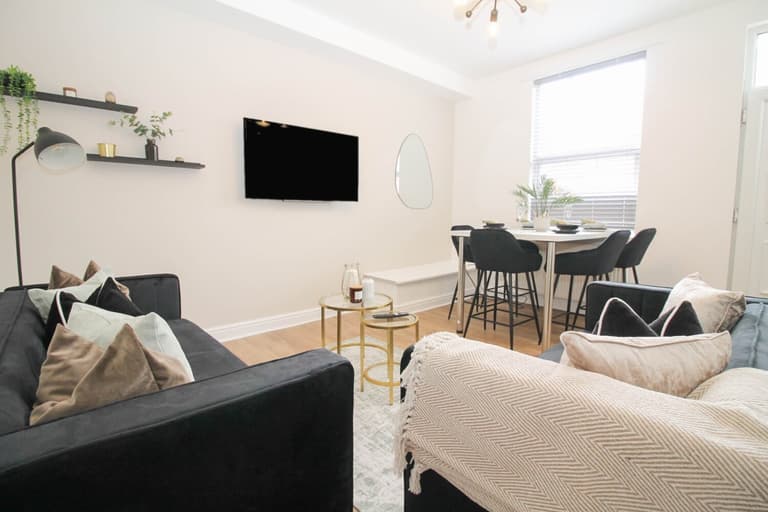 Burley, Burley, Leeds, LS4 2RE Burley, Burley, Leeds, LS4 2RE