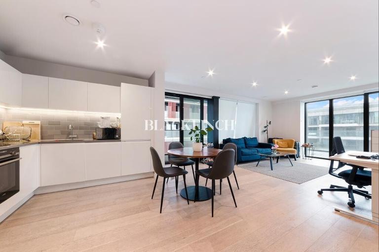 6 Bonnet Street, Canary Wharf, London, E16 2AL