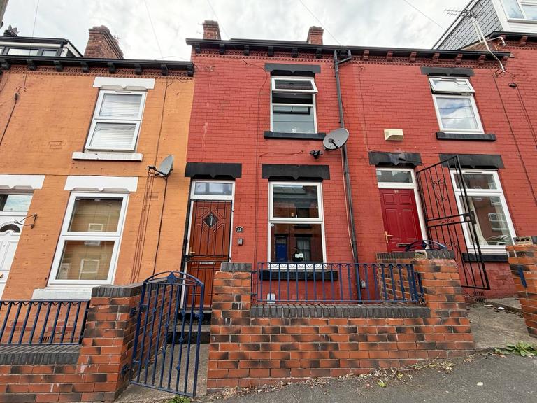 Carberry Terrace, Hyde Park, Leeds, LS6 1QH