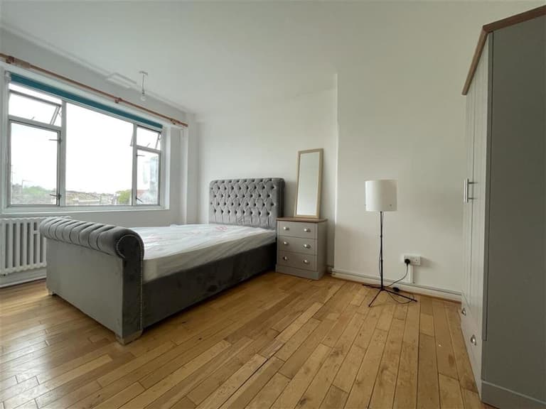 84 Camden Road, Camden, London, NW1 9DY