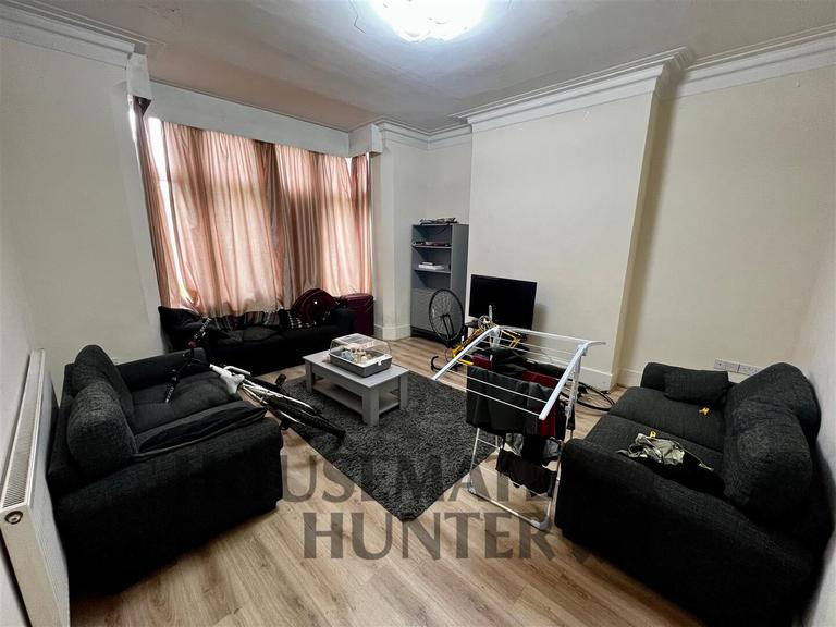 7 bedroom house for rent Narborough Road, Leicester, LE3 0PE UniHomes