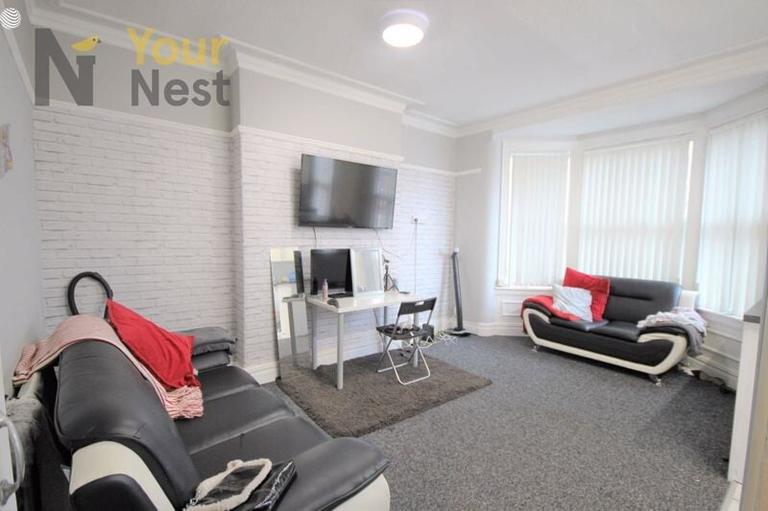 Headingley Avenue, Headingley, Leeds, LS6 3EP