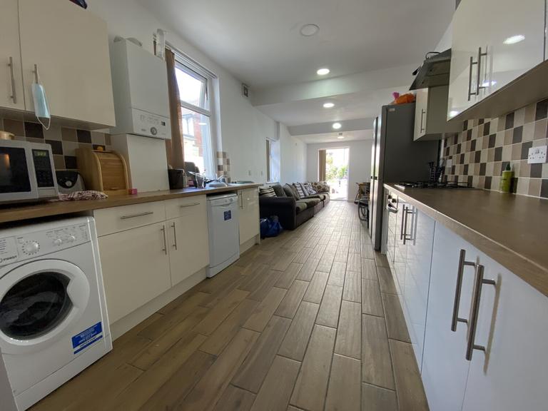 Moy Road, Roath, Cardiff, CF24 4TG