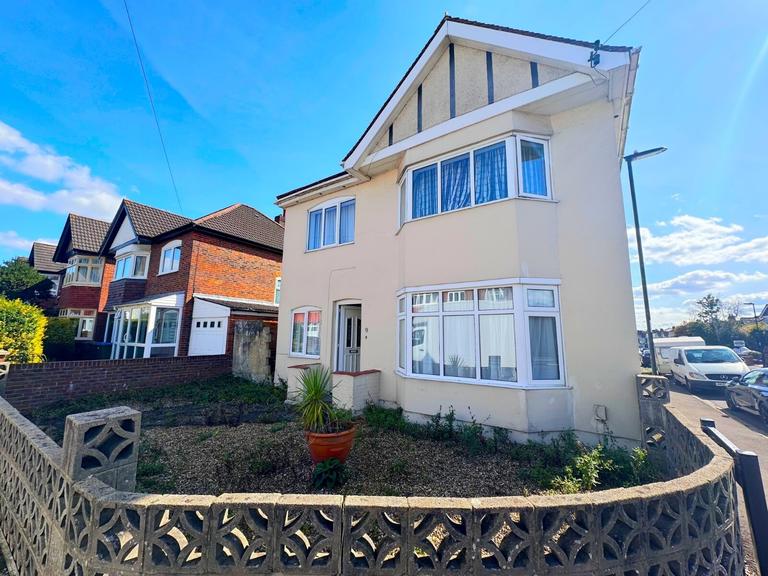Bridlington Avenue, Shirley, Southampton, SO15 5HP