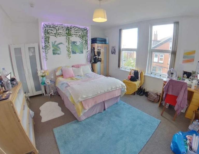 Queens Road, Hyde Park, Leeds, LS6 1HU