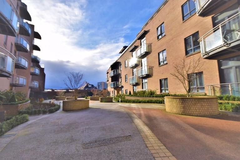 Epsom Road, Guildford, Surrey, GU1 3PN